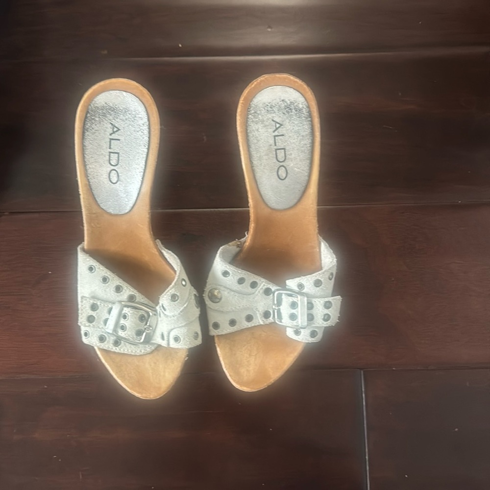 Aldo size 5 slip on suede heel
